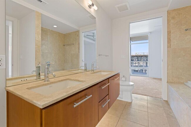 Building Photo - 210 Lee Barton Dr