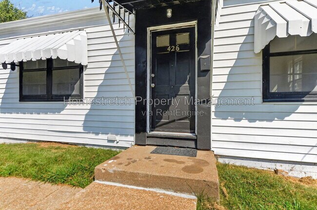 Building Photo - 426 Plaza Ave