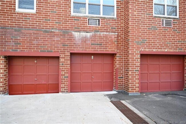 Building Photo - 27 Northill St