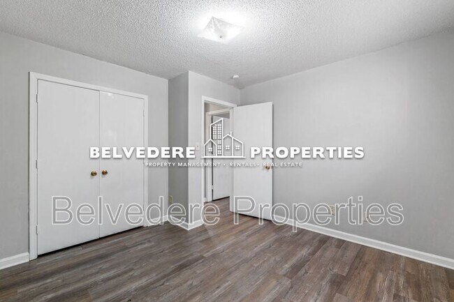 Building Photo - 2402 Markwood Ln SE