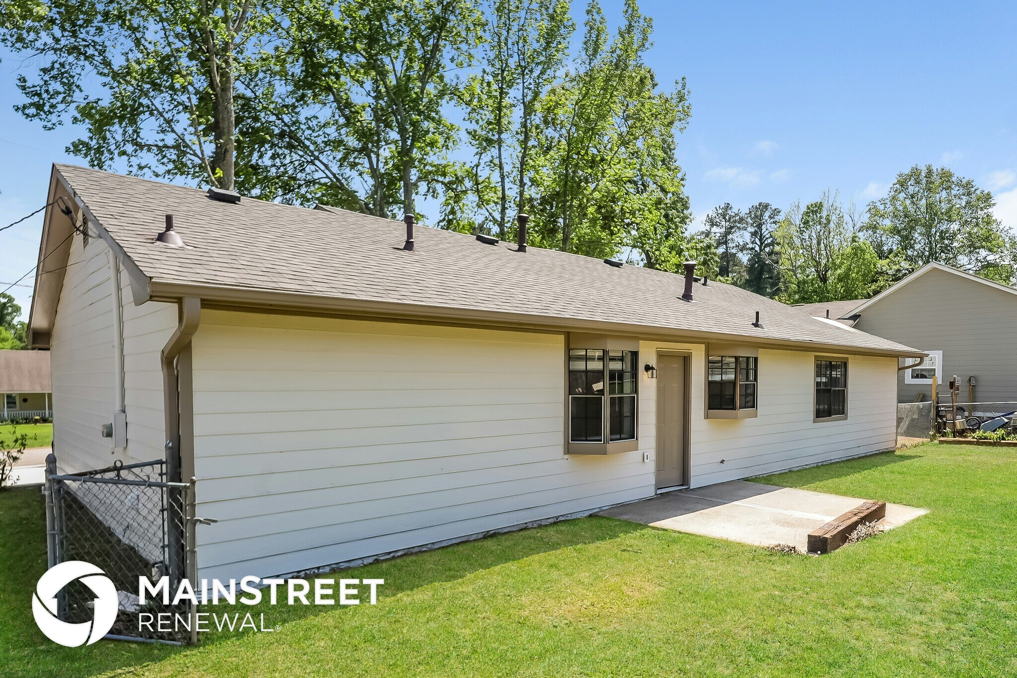 Building Photo - 252 Windemere Way