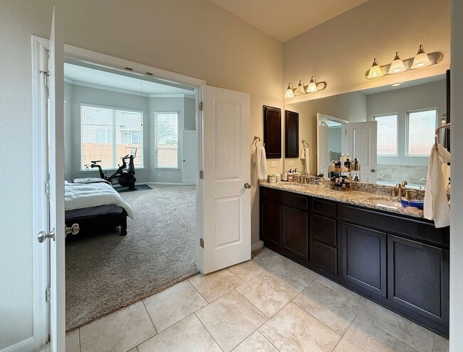 Building Photo - Beautiful 4/3.5 Home Available In Northwest San Antonio!