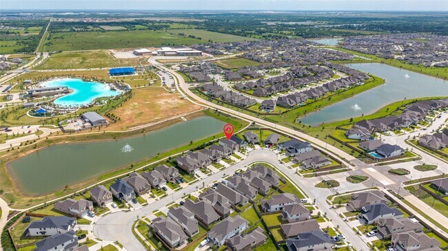 Building Photo - 728 Lake Lacosta Dr