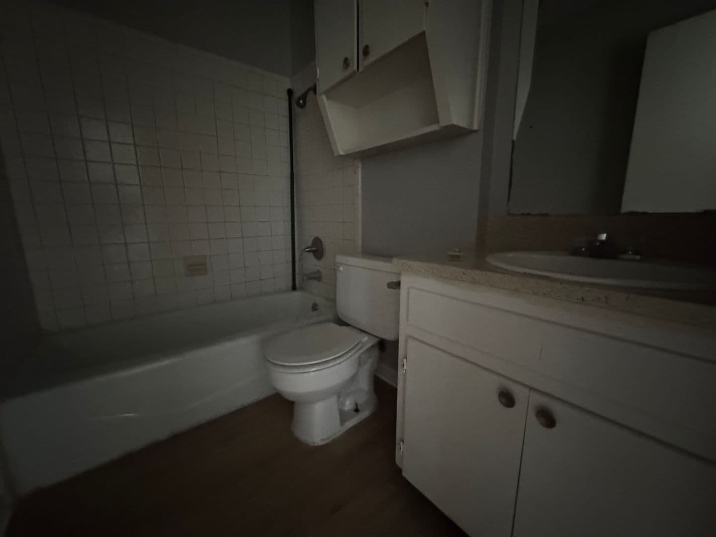 Building Photo - 611 Sunset Ln