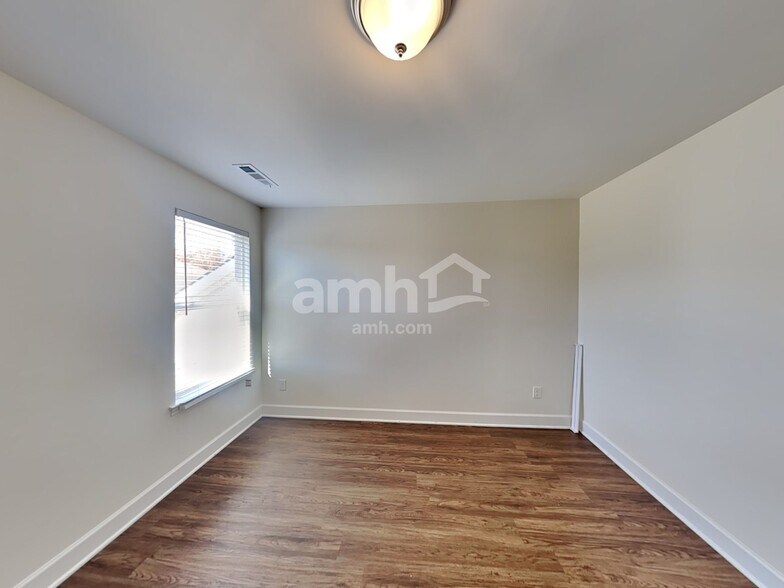 Building Photo - 5240 Maxwell Rd