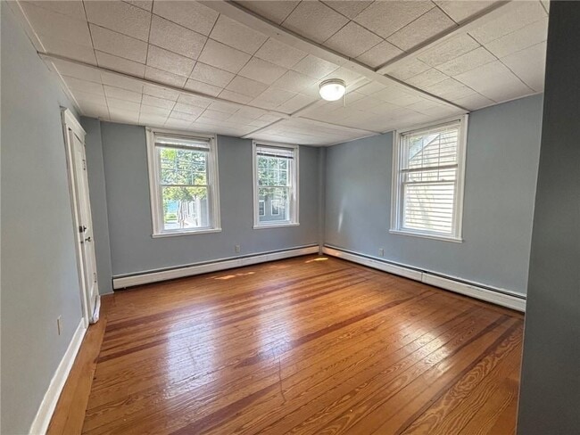 Building Photo - 712 Hope St