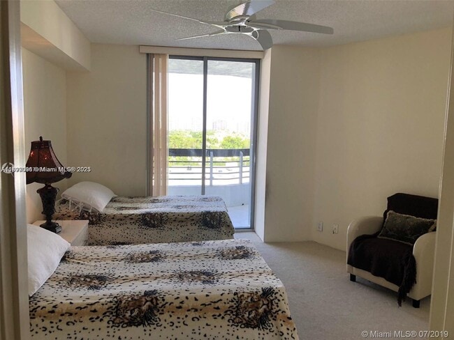 Building Photo - 3530 Mystic Pointe Dr