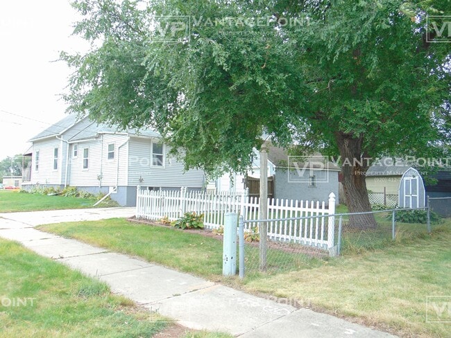 Building Photo - 993 Velp Ave