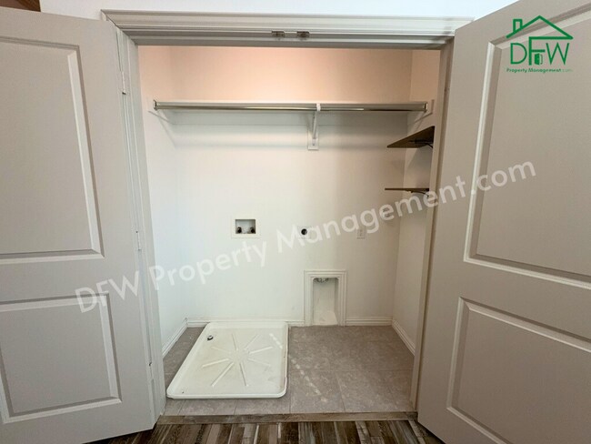 Building Photo - 3 Bed/2.5 Bath Home for Lease in Arlington – 2 Living Areas, Pool, Courts & Trails Nearby!