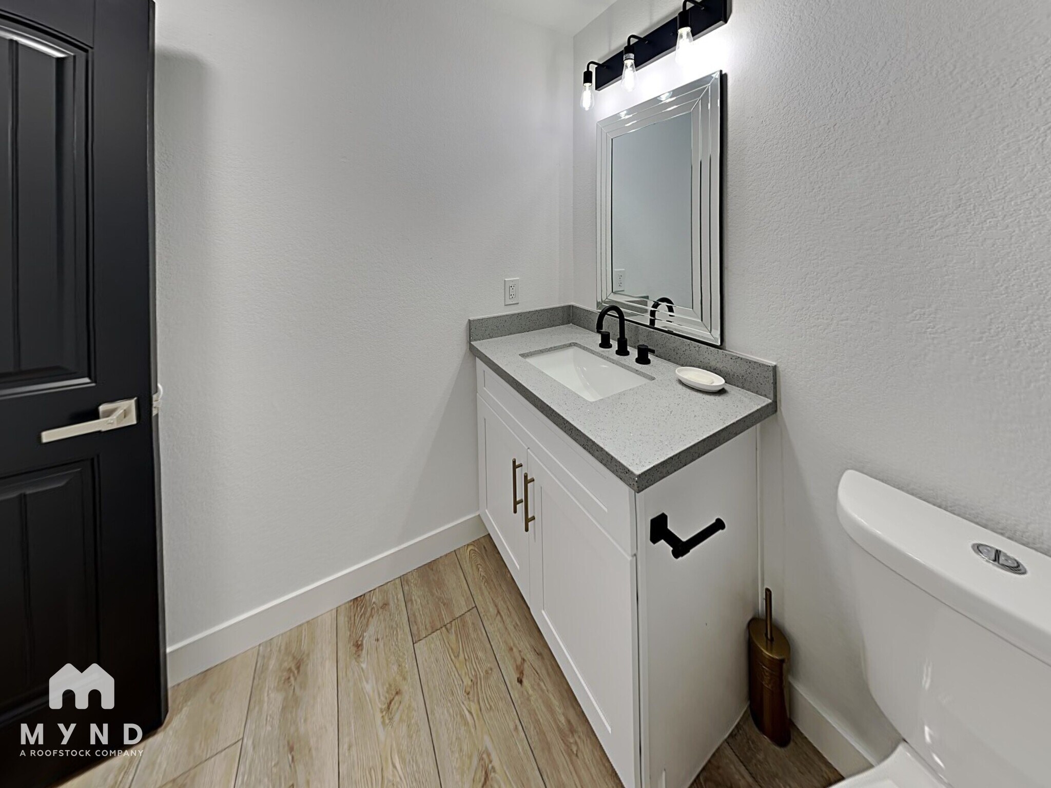 Building Photo - 7520 E Portland St