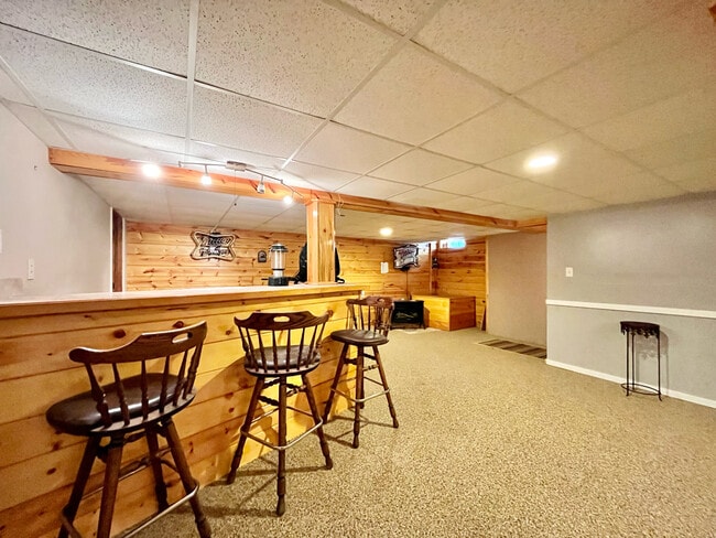 Building Photo - 6286 Fenn Rd