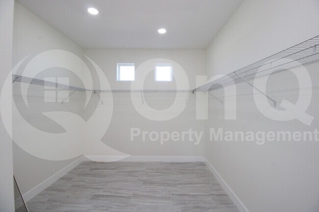 Building Photo - 22536 W Huntington Dr