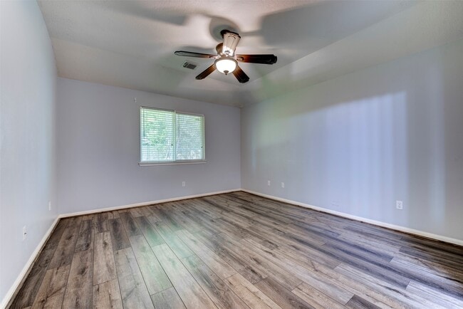 Building Photo - 6411 Silver Shade Dr