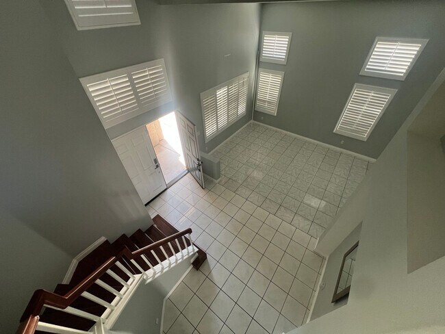 Building Photo - Beautiful 4bed with large loft, 3bath Colton Home! MOVE-IN SPECIAL