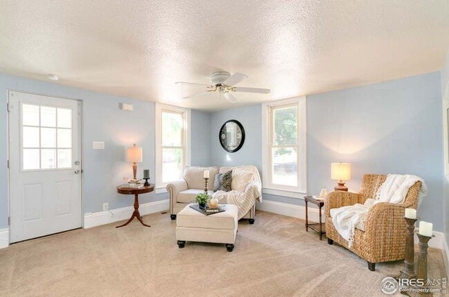 Building Photo - Beautiful 2-Bedroom, 2.5-Bath Townhome in ...