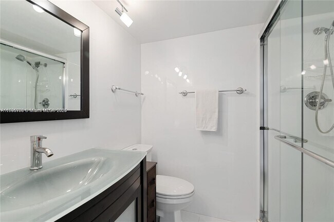 Building Photo - 5700 Collins Ave
