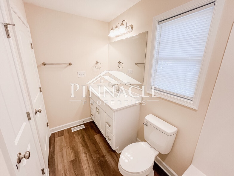 Building Photo - 209 Munford St