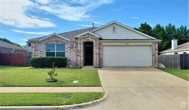 Building Photo - 1401 Dundee Dr