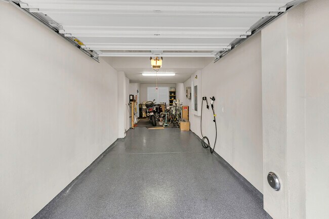 Building Photo - 37335 Duckling Ter