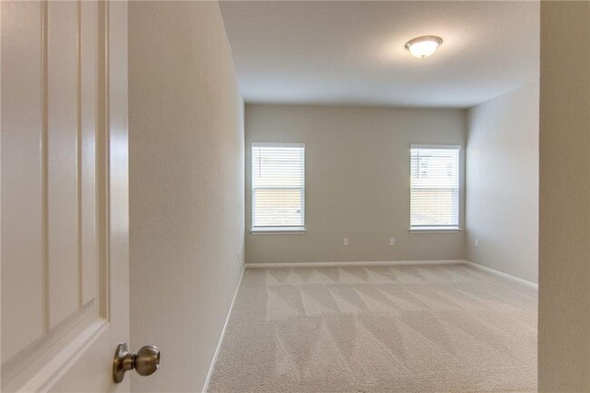 Building Photo - 6916 Ranchito Dr