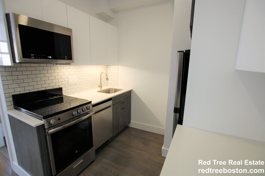 Building Photo - 11 Queensberry St