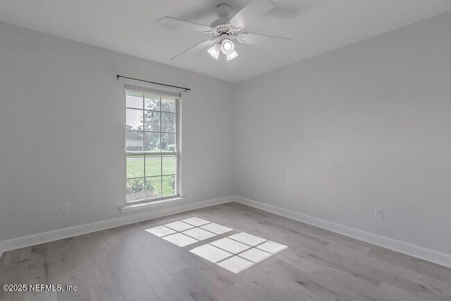 Building Photo - 1737 Heatherwood Dr