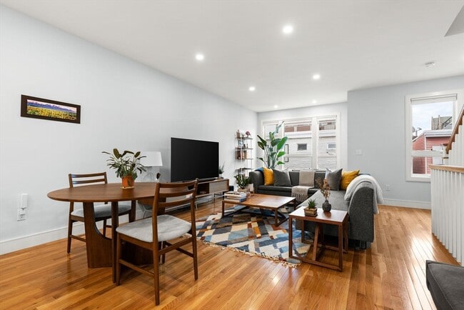 Building Photo - 10 Grimes St