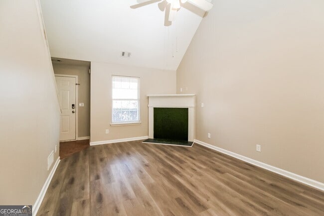 Building Photo - 60 Meadowridge Dr