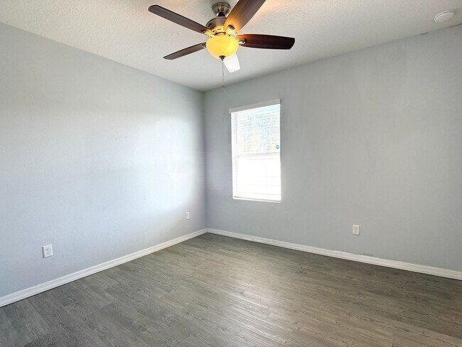 Building Photo - Move-In Ready • Lawn Care Included • Pet-Friendly!