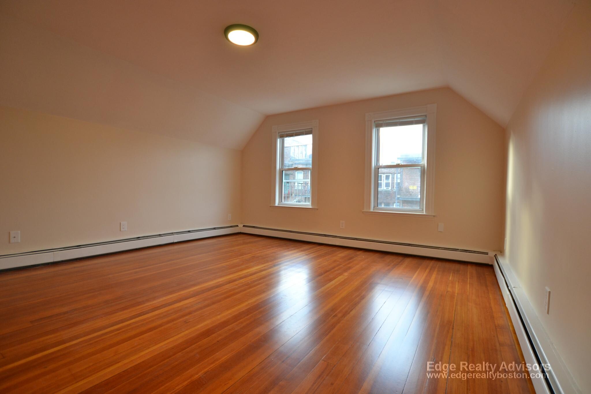 Building Photo - 12 Chester St