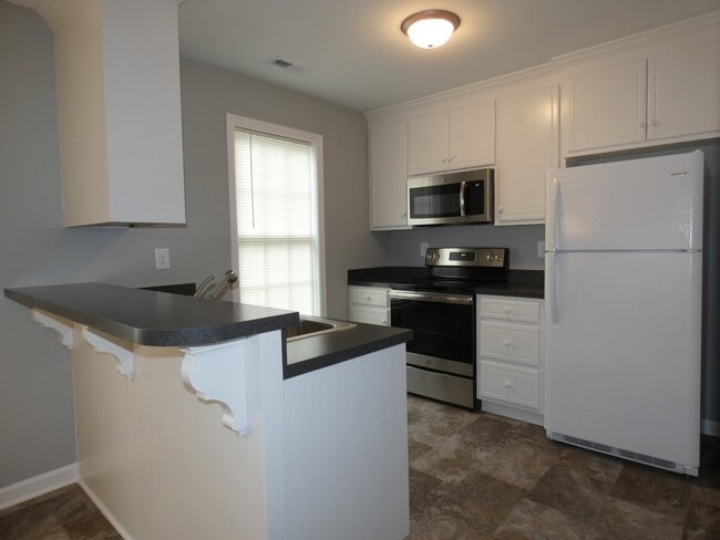 Building Photo - One Story 3 Bedroom 2 Bath Brand New