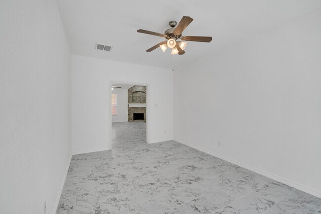 Building Photo - 16419 Dover Mills Dr