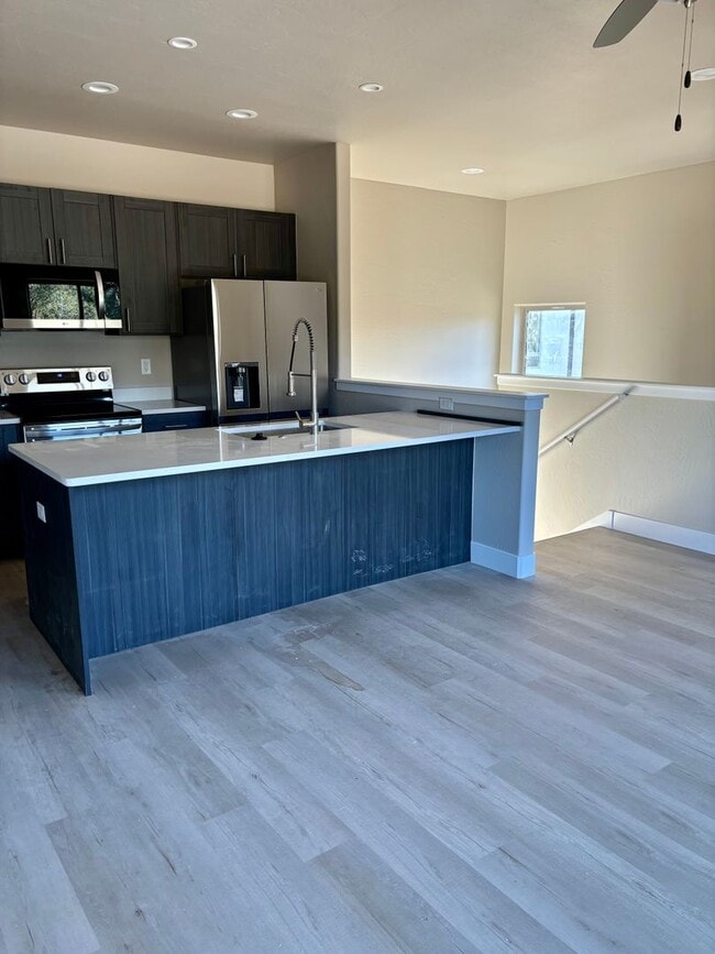 Building Photo - Open Spaced Apartment