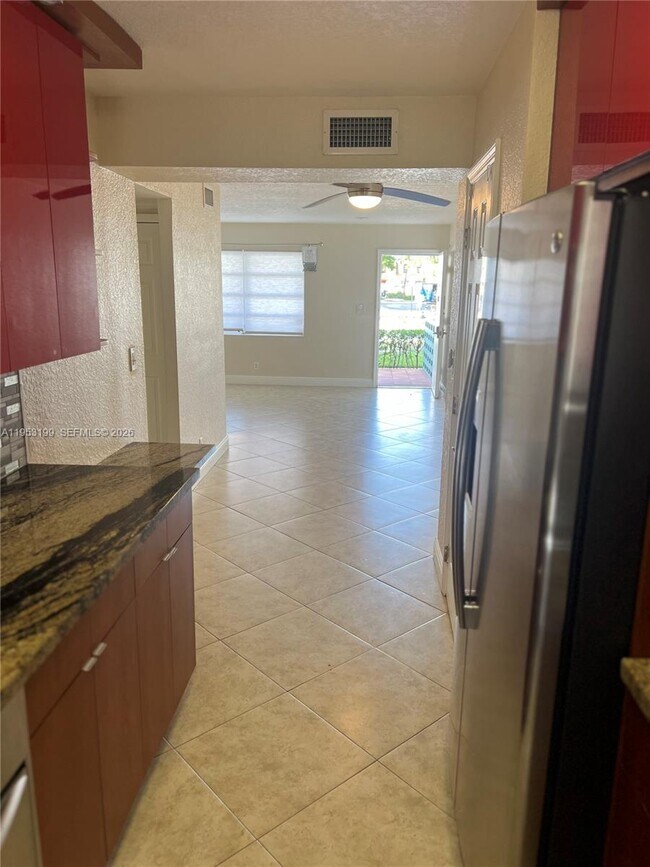 Building Photo - 3923 NE 166th St