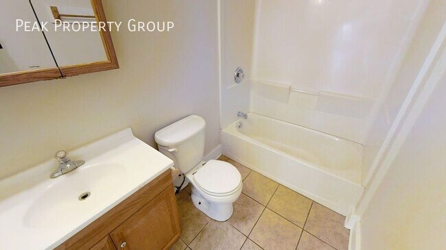 Building Photo - 79 E 7th Ave