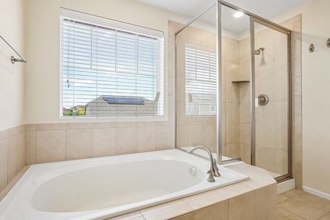 Building Photo - Luxurious Living: 2,367 Sq Ft Home with 4 Baths in Prime Location