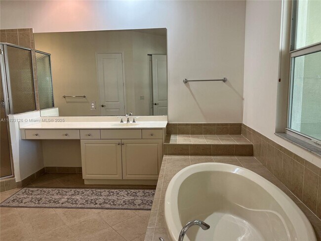 Building Photo - 3160 NW 125th Way