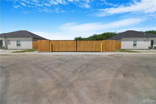 Building Photo - 19 Inspiration Rd