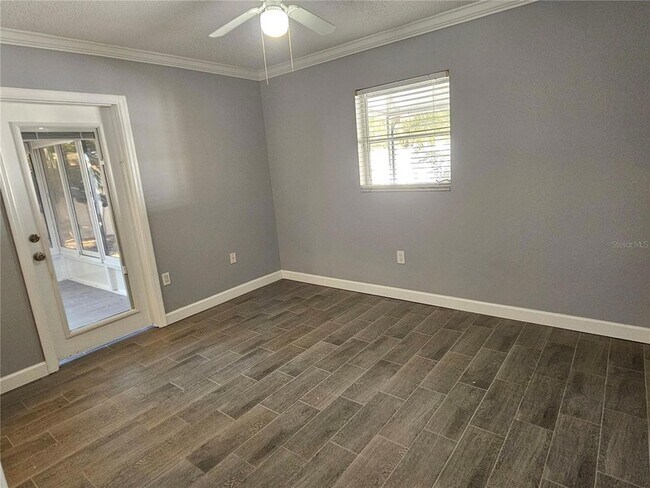 Building Photo - 272 Loyola Rd