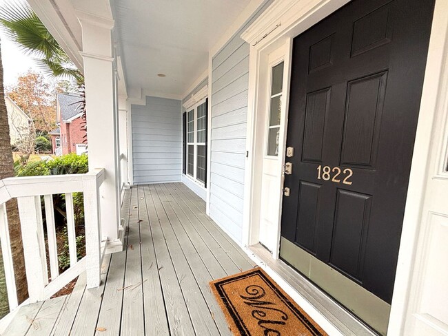 Building Photo - Available 1/15. Beautiful Remodeled 5 BR/4 BA Home in Park West!