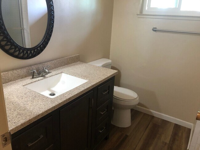 Building Photo - Gorgeous 4 Bedroom El Dorado Hills Home on Private Cul-De-Sac!