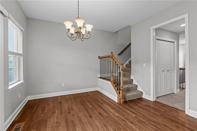 Building Photo - 567 Chesnic Dr