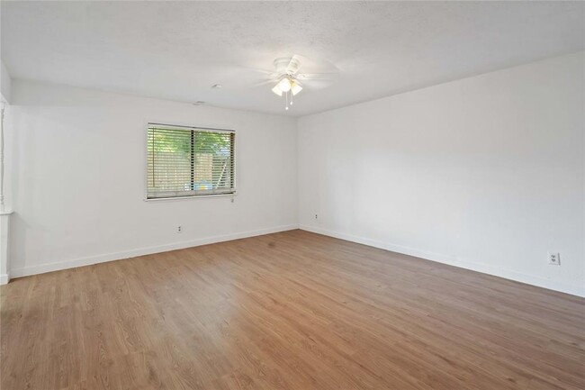 Building Photo - 17415 N Barker St