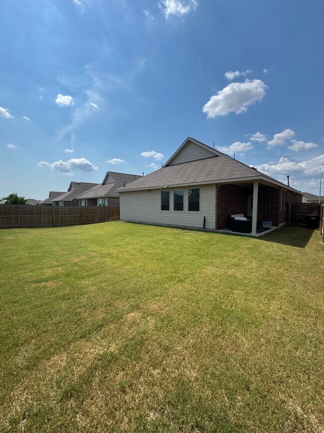 Building Photo - 736 Pollyann Trl