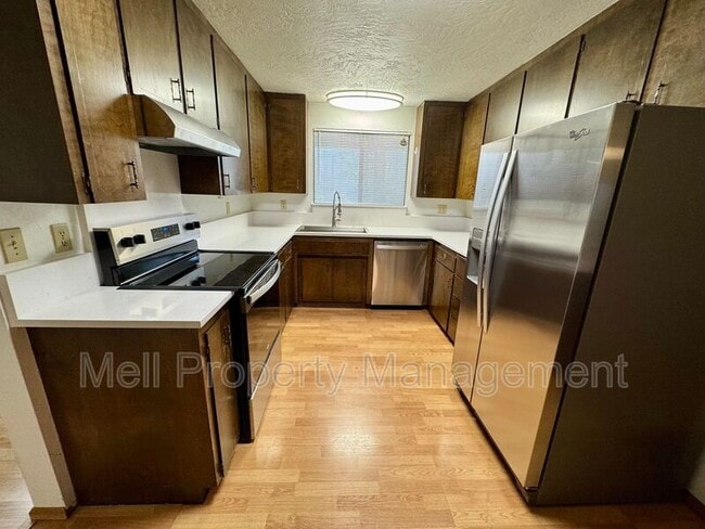 Building Photo - 50 E Vine Maple Ln