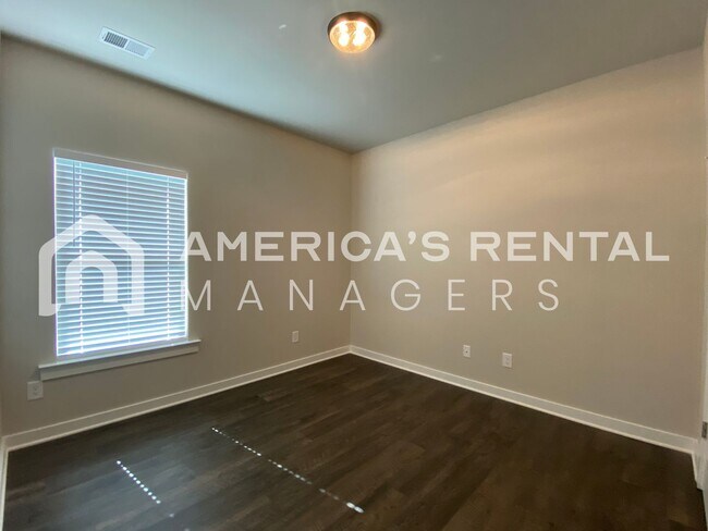 Building Photo - 460 Ridgeview Cir