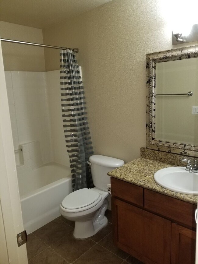Building Photo - Upgraded West-Flagstaff Condo in the Arbor...