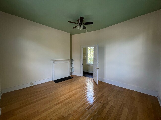 Building Photo - SHORT TERM AVAILABLE [Olympia]