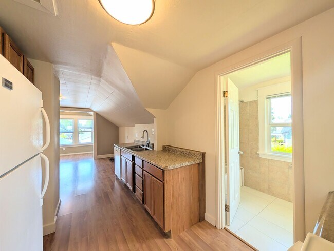 Building Photo - 2Bd/1Ba Everett Condo