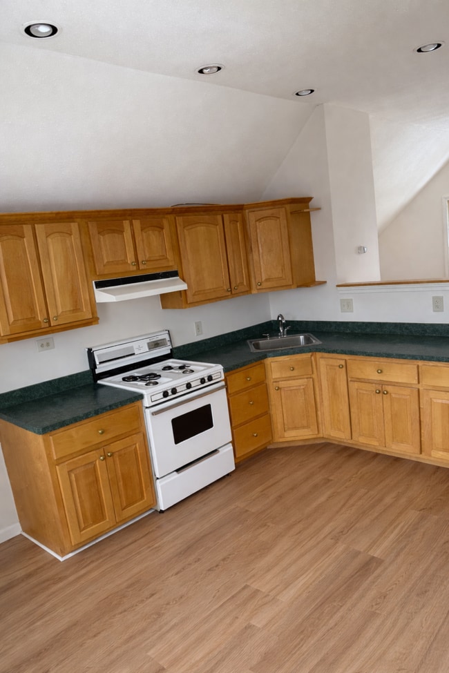 Building Photo - 25 Lawndale Ave